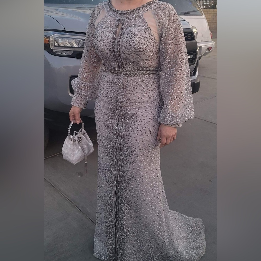 Super dressy dress. Perfect for elegant dress. Full stone dress.
